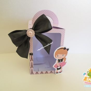 caixa visor Tema Boneca em Paris