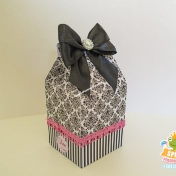 caixa milk Tema Boneca em Paris