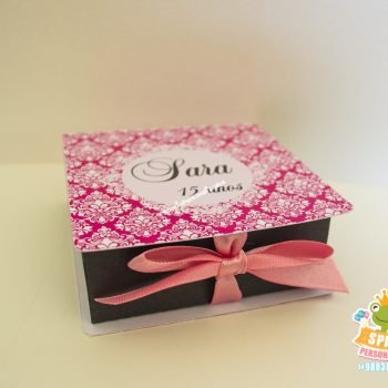 caixa Tema Boneca em Paris