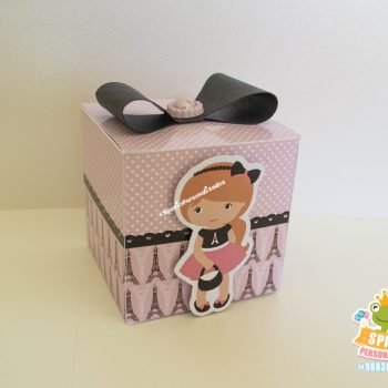 caixa cubo Tema Boneca em Paris