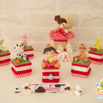 Caixa Acrilica Papelaria Fazendinha Menina